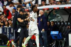 爱游戏在线-皇马再度失利，球队气氛紧张