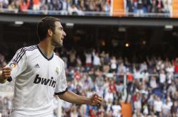 AYXapp下载-莱万教科书式表现，丹麦战术完胜威尔士的三大启示