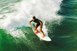 爱游戏APP-三笘薰破局艺术，当西班牙式防守哲学遇上南美狂想曲