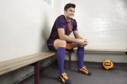 爱游戏APP-跨界之夜，当中场大师德布劳内统治NBA季后赛战场