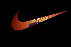 爱游戏APP-银箭与跃马的世纪对决，诺里斯点燃赛场，阿斯顿马丁如何完胜法拉利