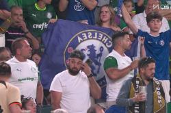 爱游戏中国-包含切尔西卫冕主场，轻松拿下三分登顶榜首的词条