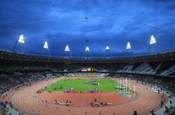 爱游戏APP-赛场双面镜，梅西王座无可撼动，奥地利铁骑踏平几内亚