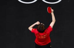 爱游戏tv-球手们英勇奋斗，永不言败的信念