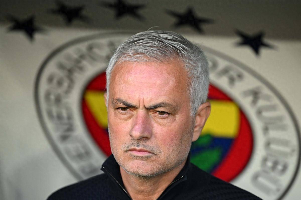 包含利物浦惨败,穆里尼奥面临下课危机的词条 包含利物浦惨败,穆里尼奥面临下课危机的词条