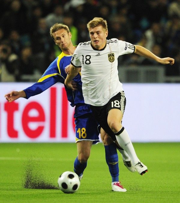 在欧洲杯预选赛中球员们展现出色的表现 在欧洲杯预选赛中球员们展现出色的表现