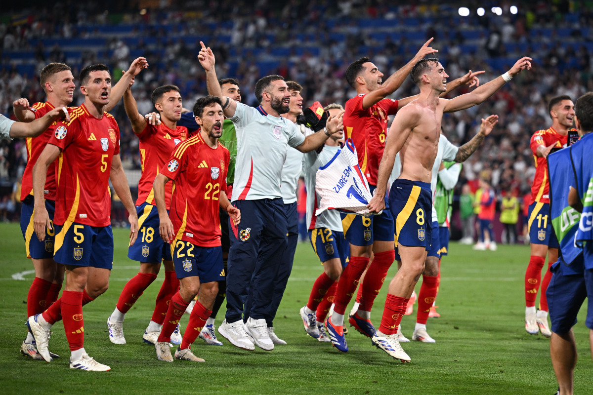 西班牙队士气高涨，半决赛战火点燃的简单介绍