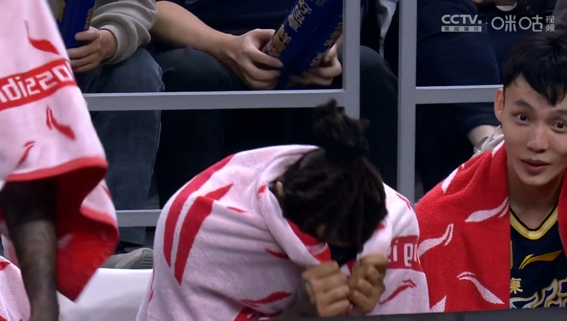 包含福建男篮主场失利，球迷心情沉重的词条