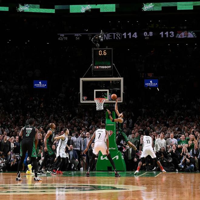 篮网队新秀绝杀,惊艳全场观众 篮网队新秀绝杀,惊艳全场观众