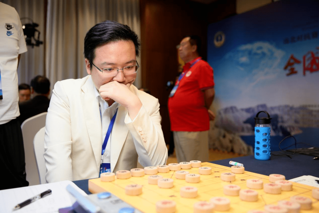 包含南北队在激烈对抗中一决胜负的词条 包含南北队在激烈对抗中一决胜负的词条