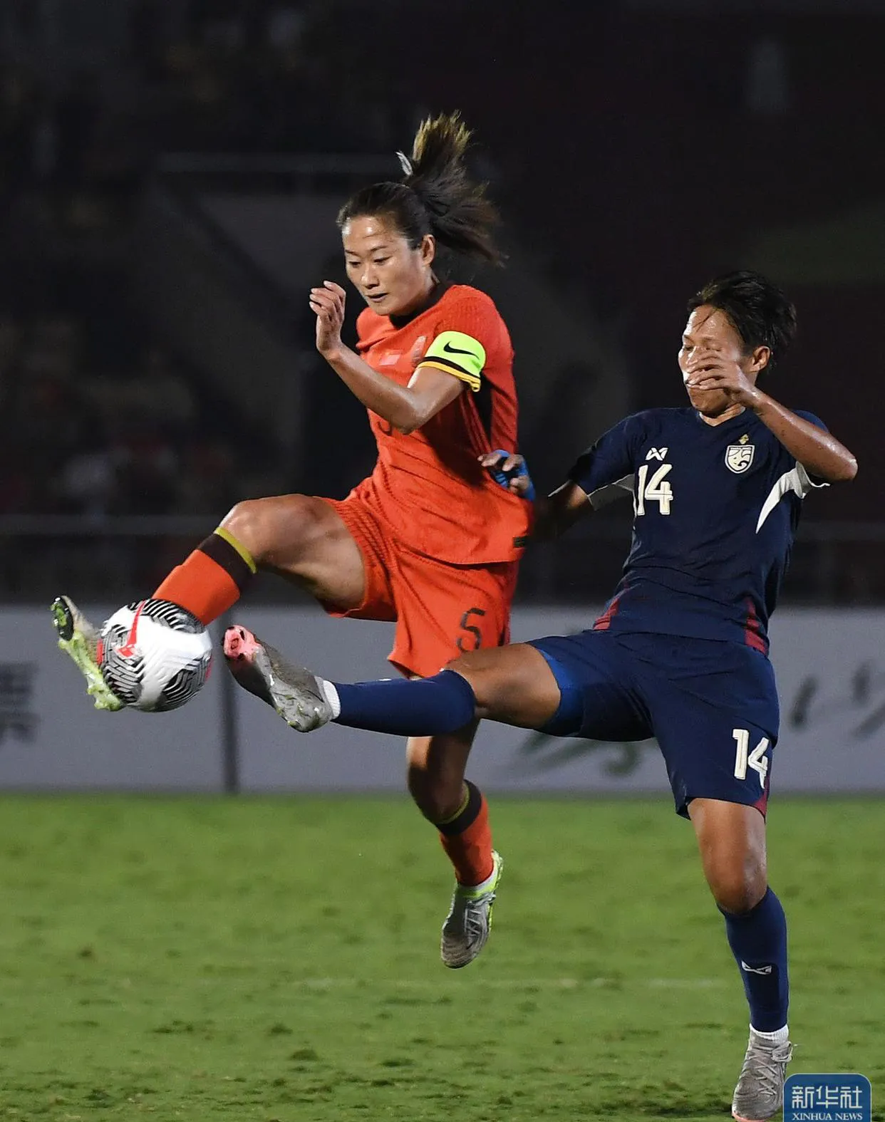 女足队员发挥出色,帮助球队晋级 女足队员发挥出色,帮助球队晋级