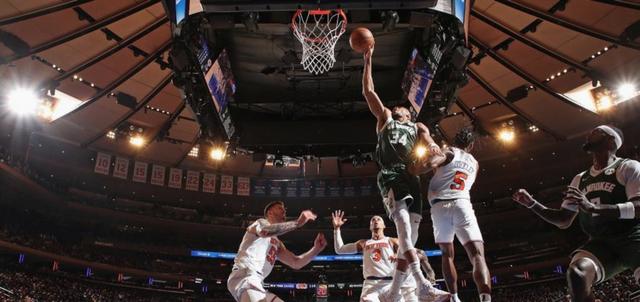 关于雄鹿力克四川队,布伦森惊艳四座的信息 关于雄鹿力克四川队,布伦森惊艳四座的信息