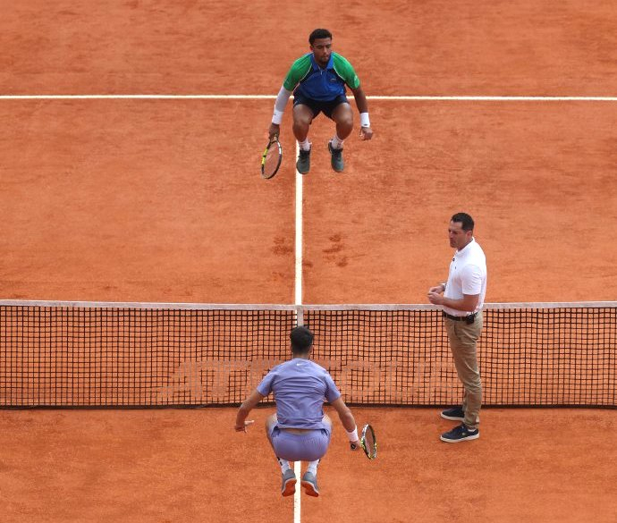 西班牙网球队力克德国网球队，费德勒制霸全场的简单介绍