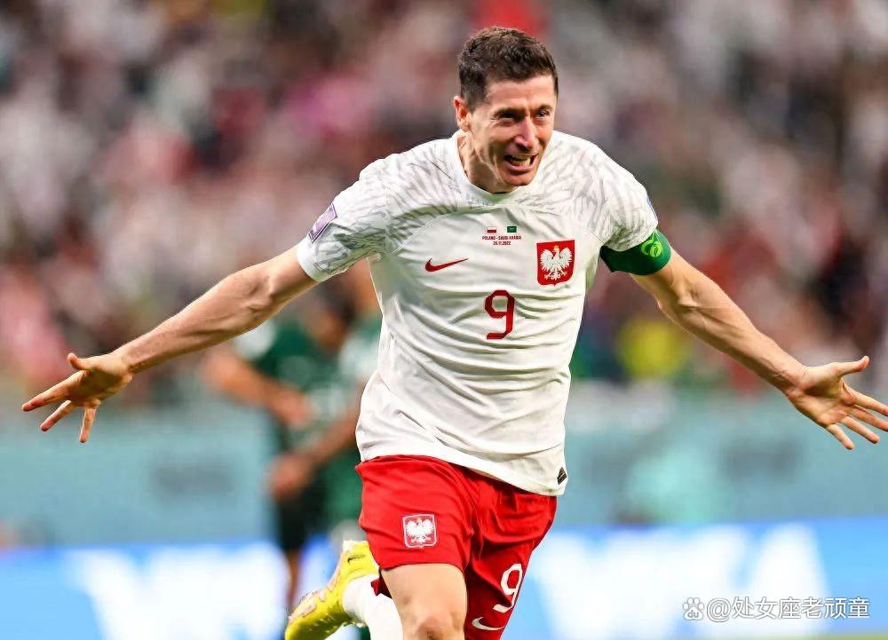 关于乌克兰碾压西班牙，莱万点燃赛场的信息