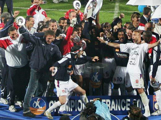 里昂队在近期比赛中遭遇失利 里昂队在近期比赛中遭遇失利