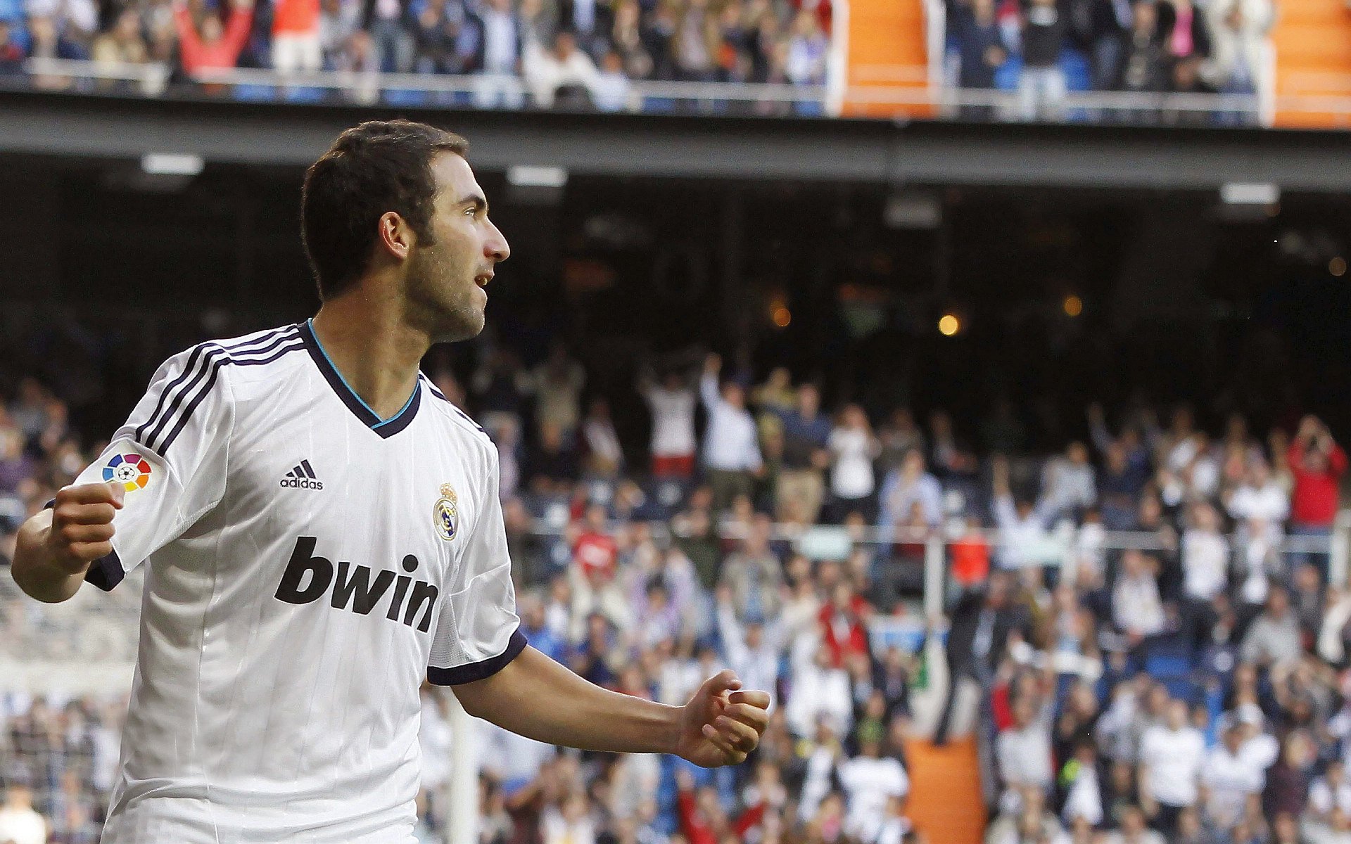 莱万教科书式表现,丹麦战术完胜威尔士的三大启示