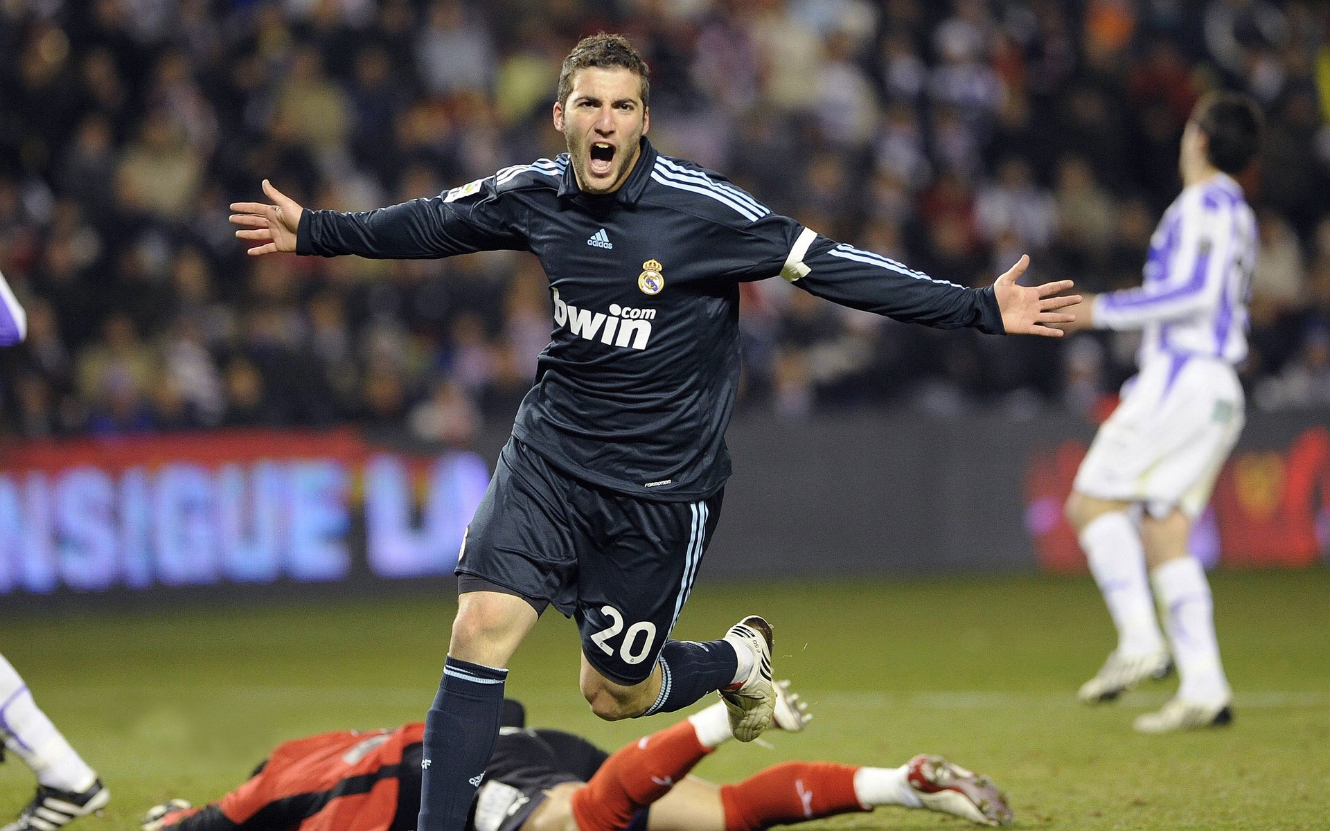 F1街道赛之夜,李刚仁对手完全无解