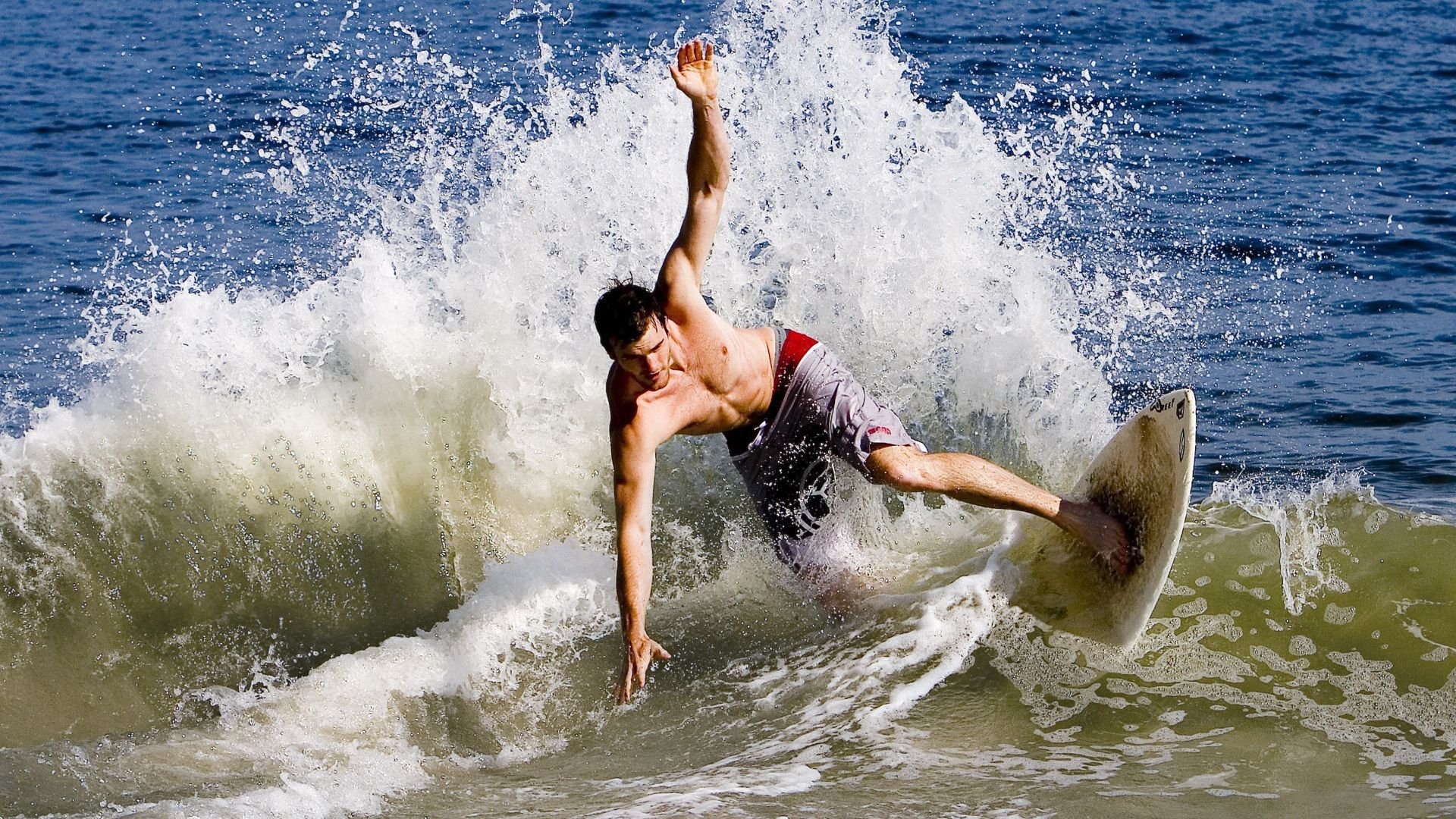纽约心跳，布伦森在总决赛的寂静与惊雷