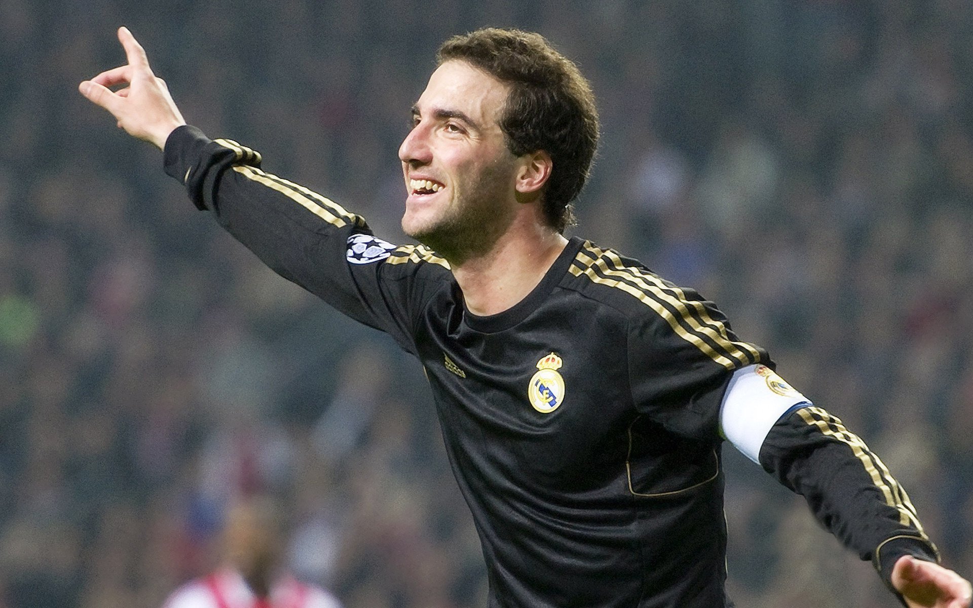 当蓝黑军团遇上格子军团，莫德里奇的节奏魔法如何挑战意大利足球的体系之美