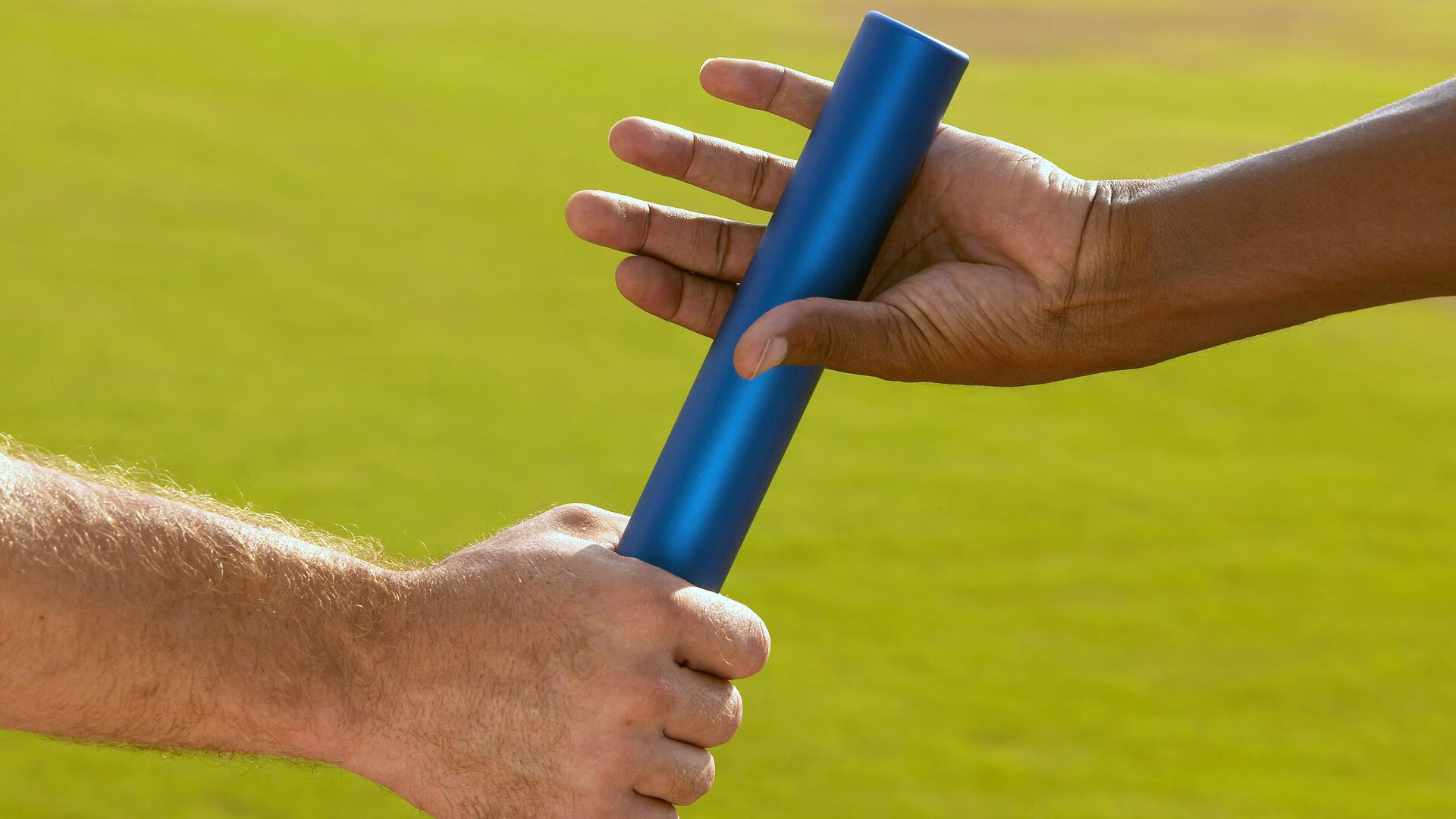 赛道上的逆袭，哈斯车队险胜威廉姆斯，周冠宇状态火热预示新格局