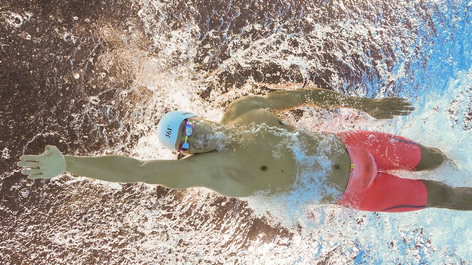 绿茵绝杀与球台传奇，葡萄牙绝境逢生，奥恰洛夫刷新历史