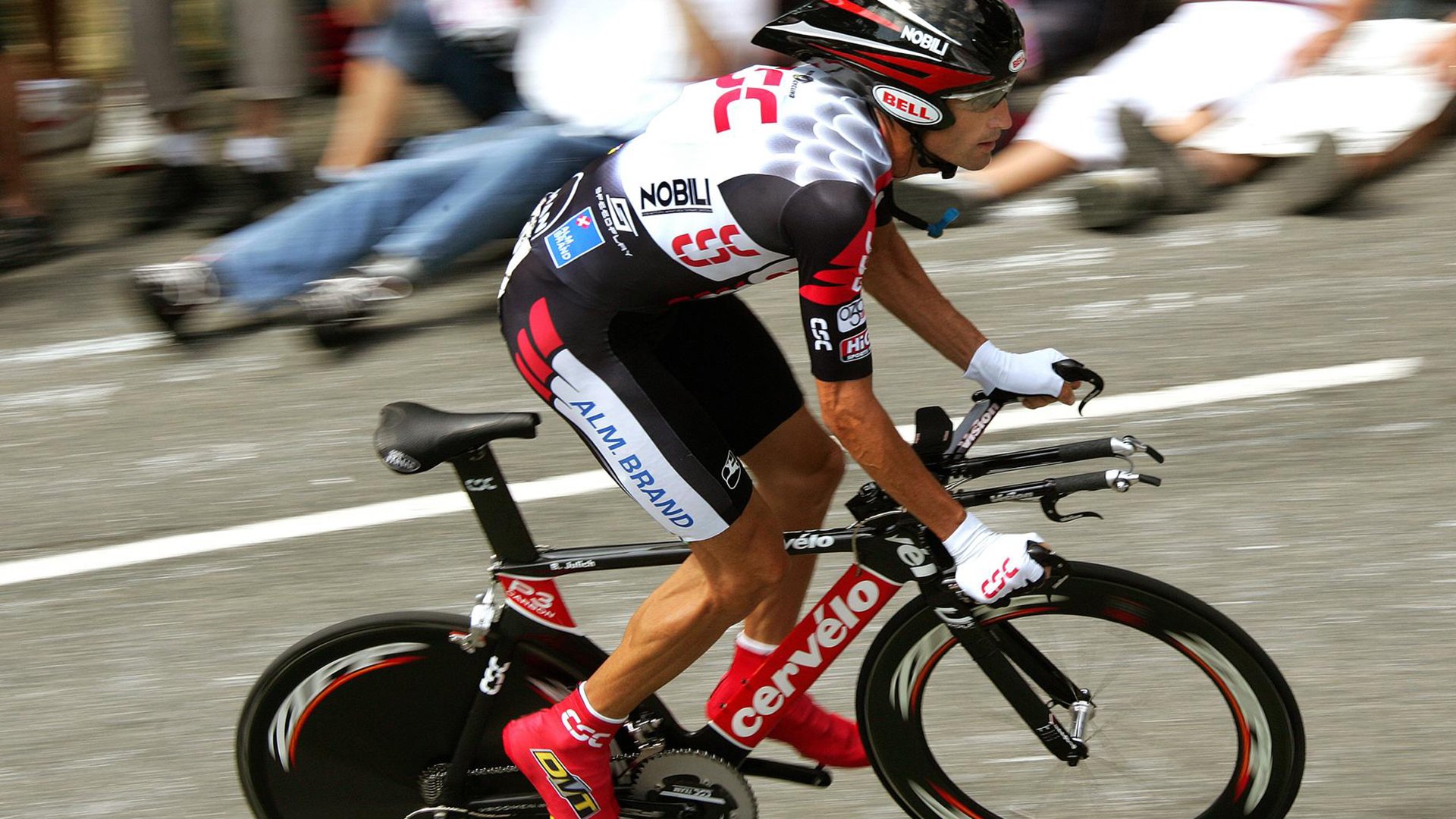 字母哥关键一球定乾坤，骑士狂飙突进压制猛龙